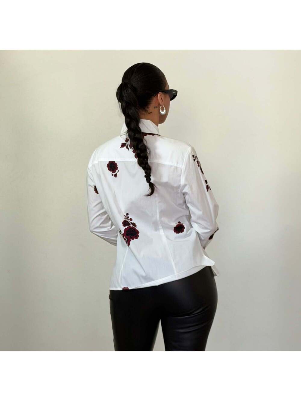 Escada - Picture 7 of 9